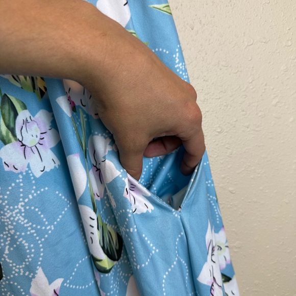 Lucky More Floral Dress with Pockets - Picture 3 of 6